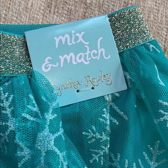 Cynthia Rowley Girls Tulle Skirt with Glitter Waist and Snowflakes NWT size 5 - Picture 2 of 6